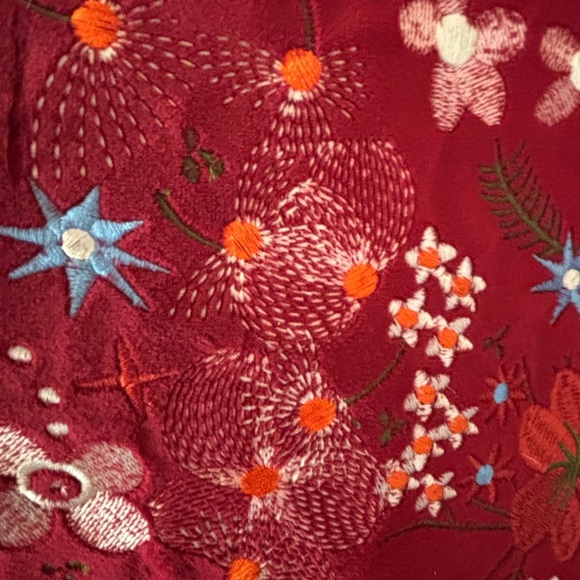 Chic Floral Embroidered Red Clutch - Picture 3 of 8